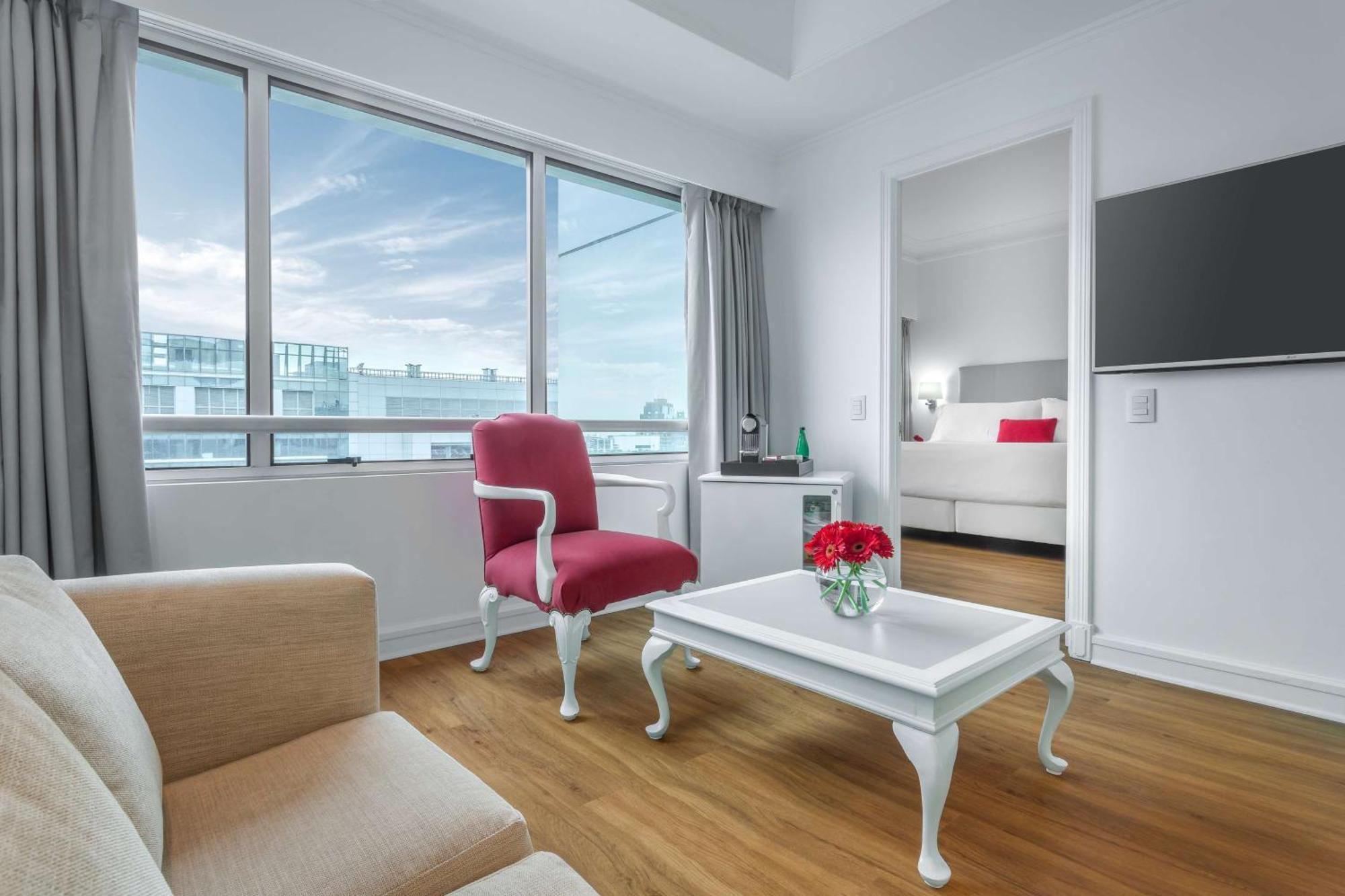 Hotel Nh Collection Plaza 5*