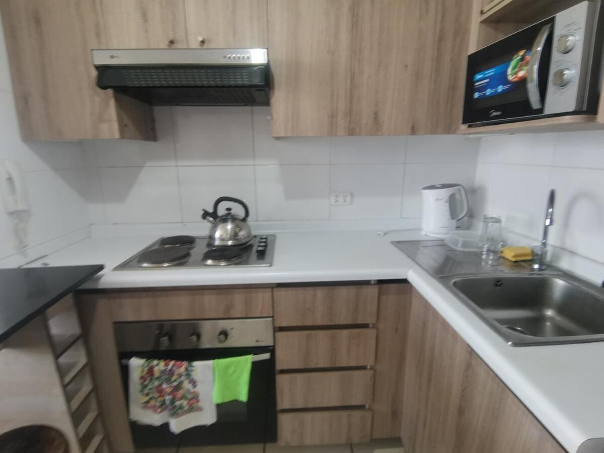 Cercano Al Metro L1 Mutual Y Terminal De Pasajeros Apartamento