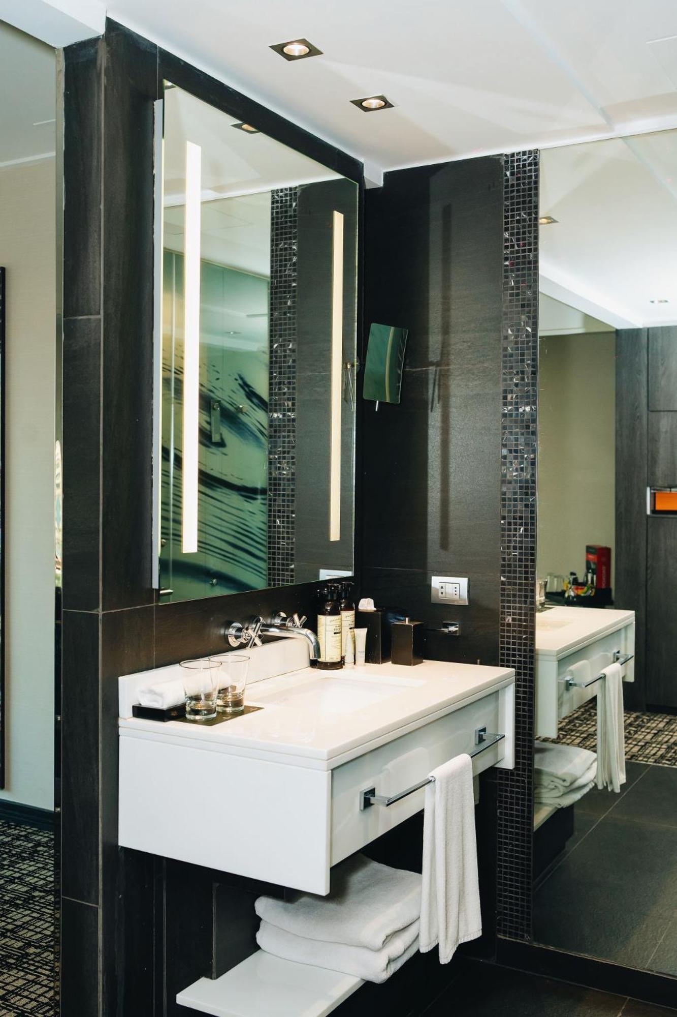 Renaissance By Marriott Santiago de Chile