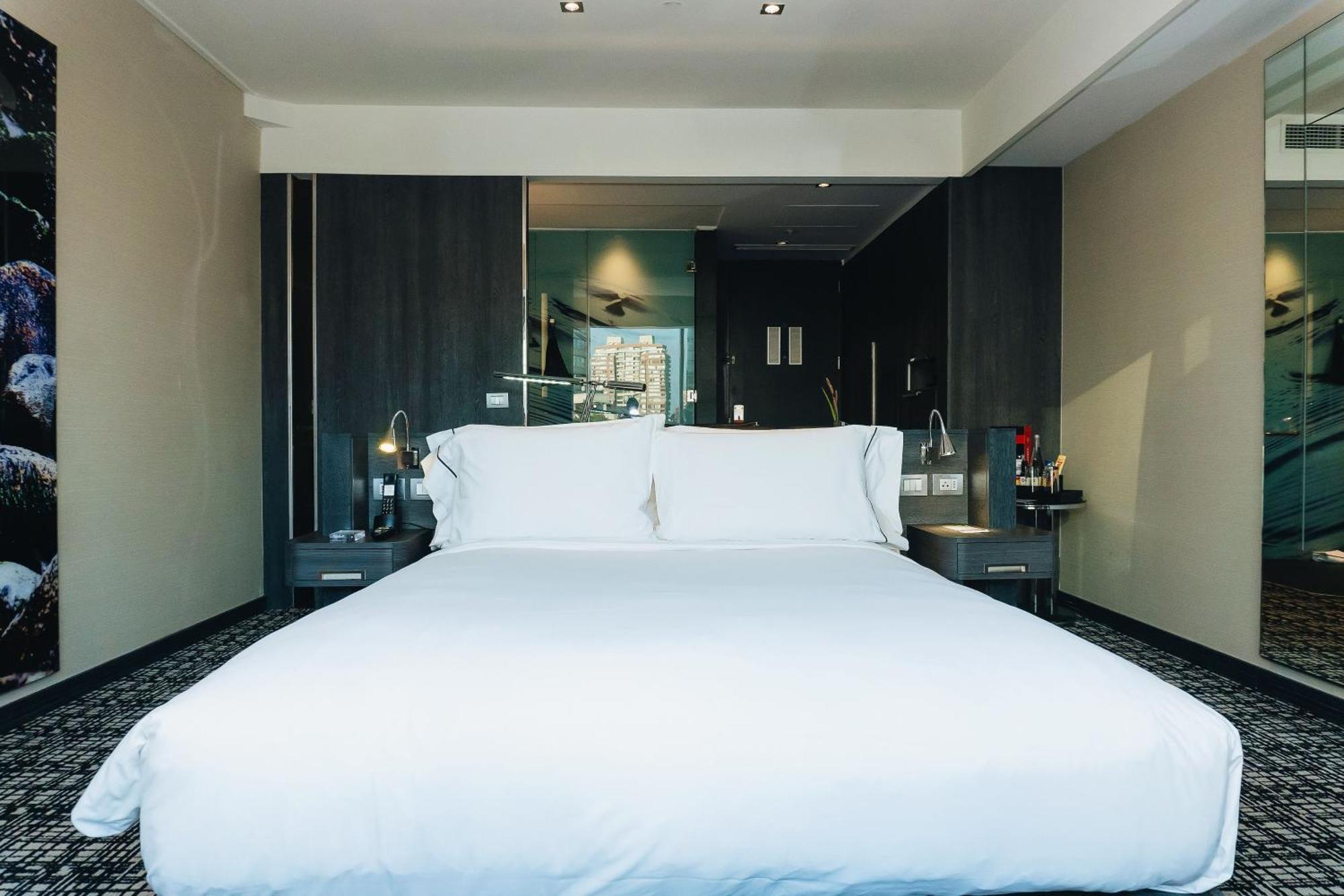Renaissance By Marriott 5* Santiago
