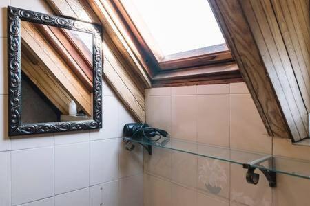 Habitación en casa particular Gran Con Bano Privado Y Vista A La Montana, Cerca De Clinica Alemana