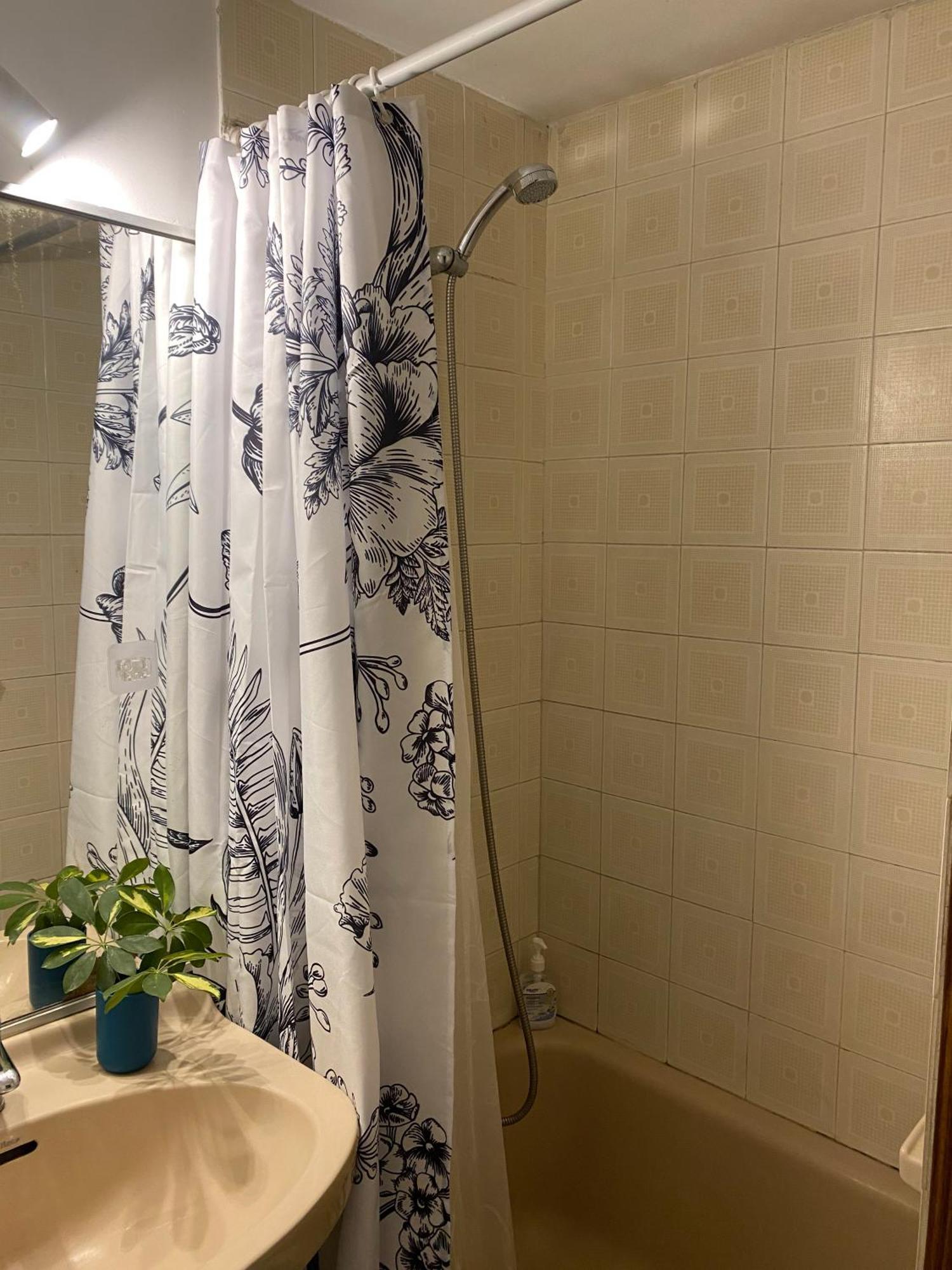 Con Bano Privado En Departamento Compartido Con Anfitrion Homestay