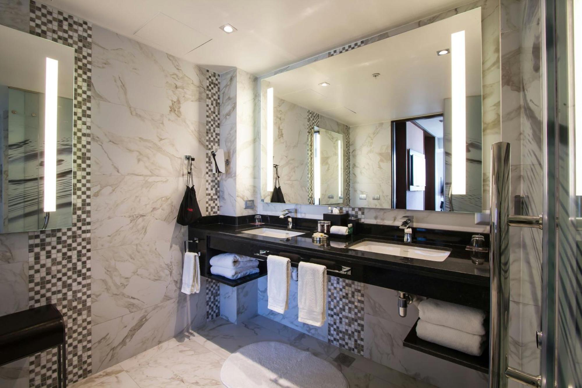 Renaissance By Marriott Hotel Santiago