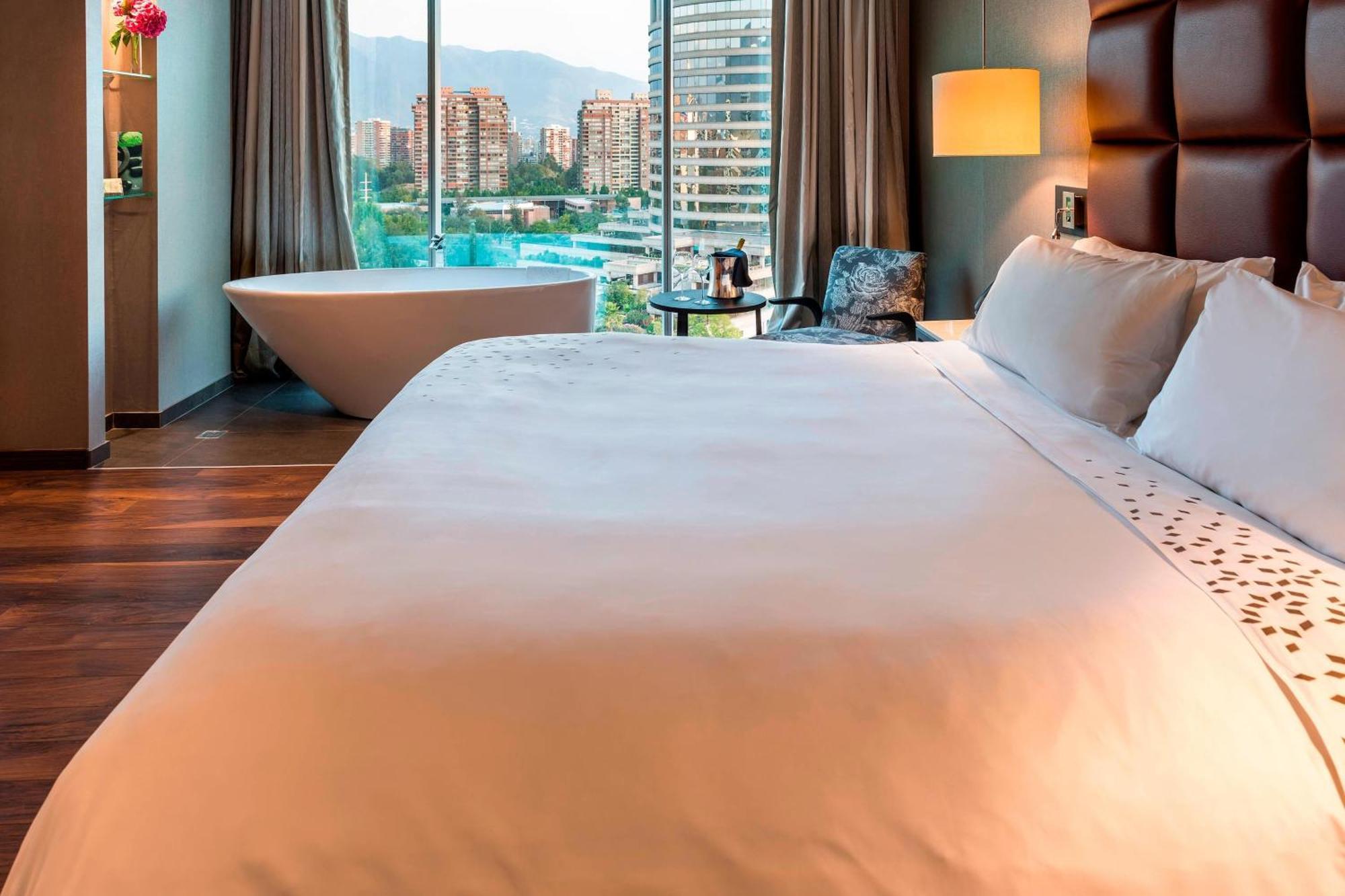 Hotel Renaissance By Marriott 5*