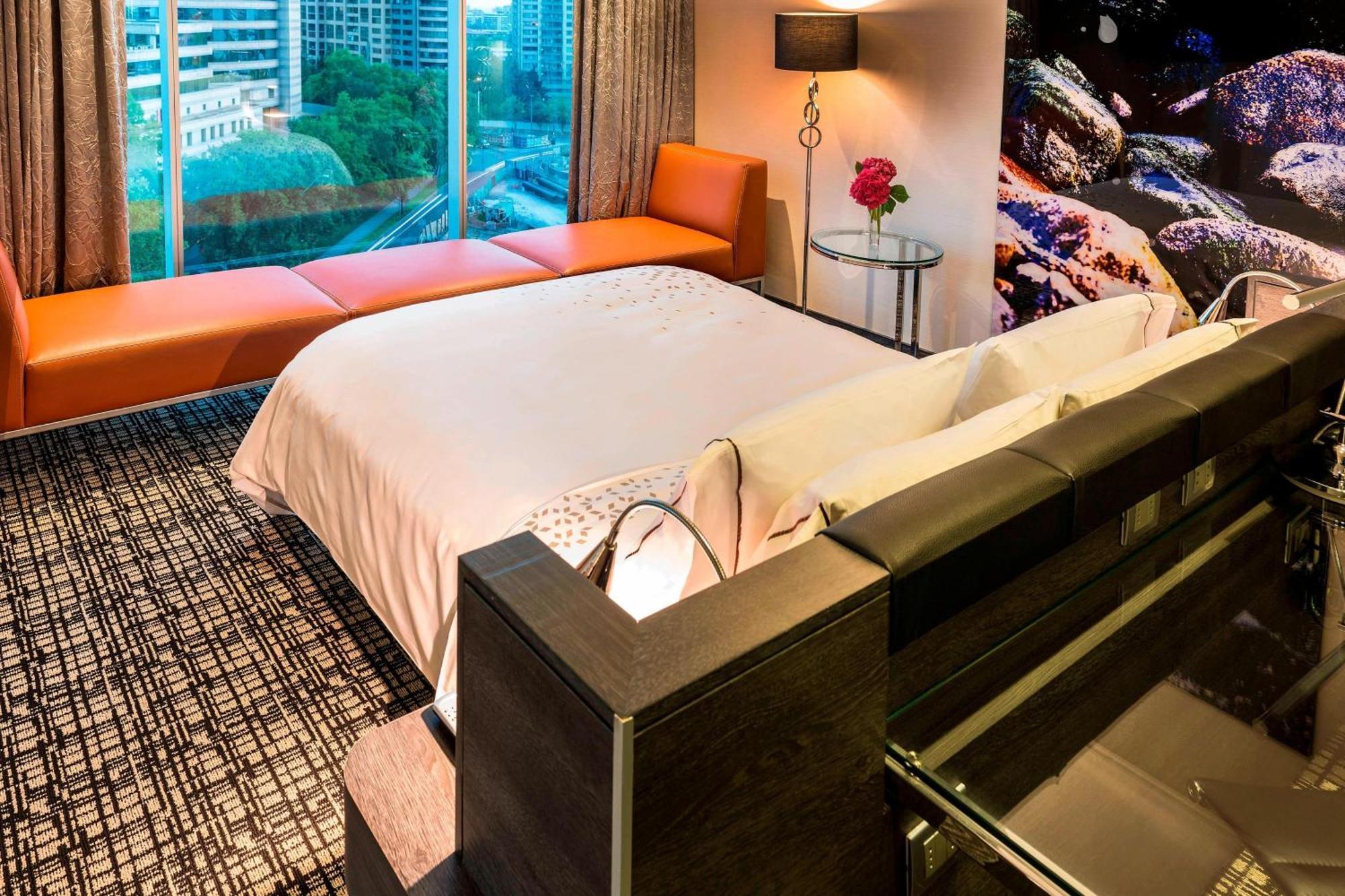 Hotel Renaissance By Marriott Santiago de Chile