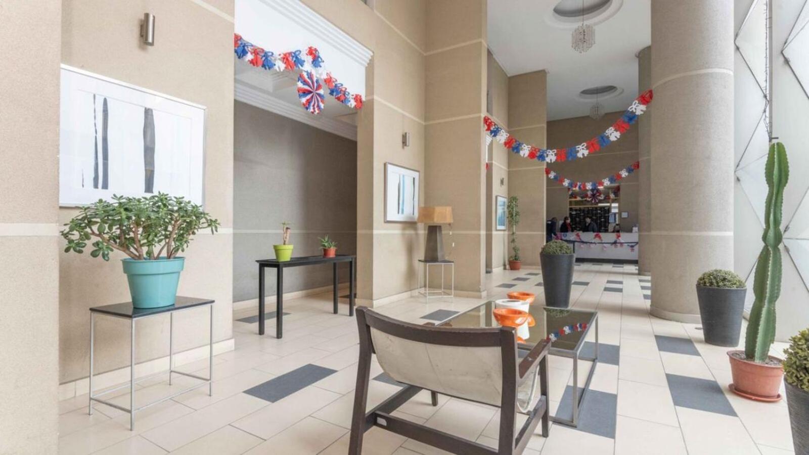 Tu Hogar En La Ciudad Compras Diversion Comodidad Apartment