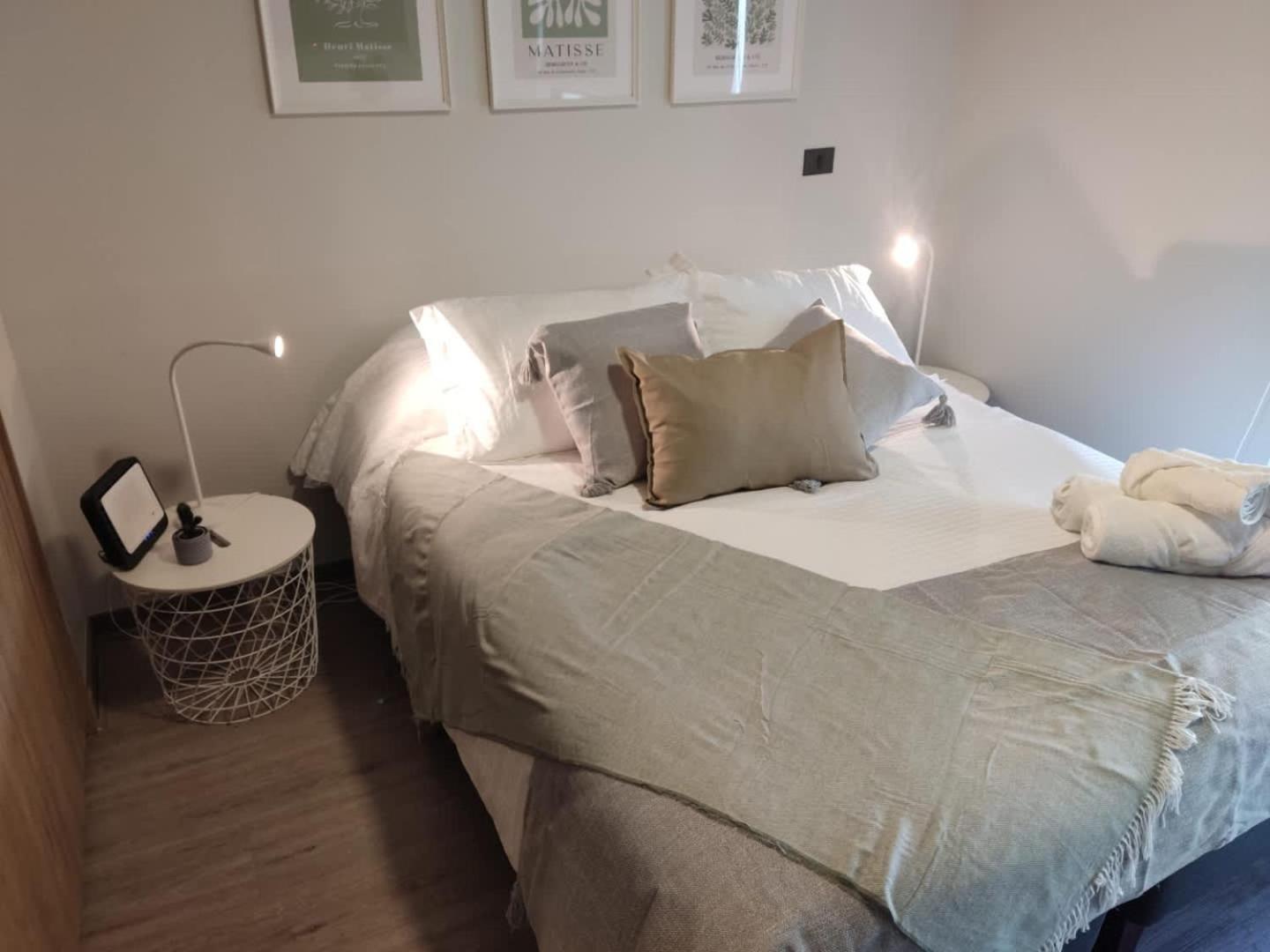 Comfort & Convenience Downtown Apartment
