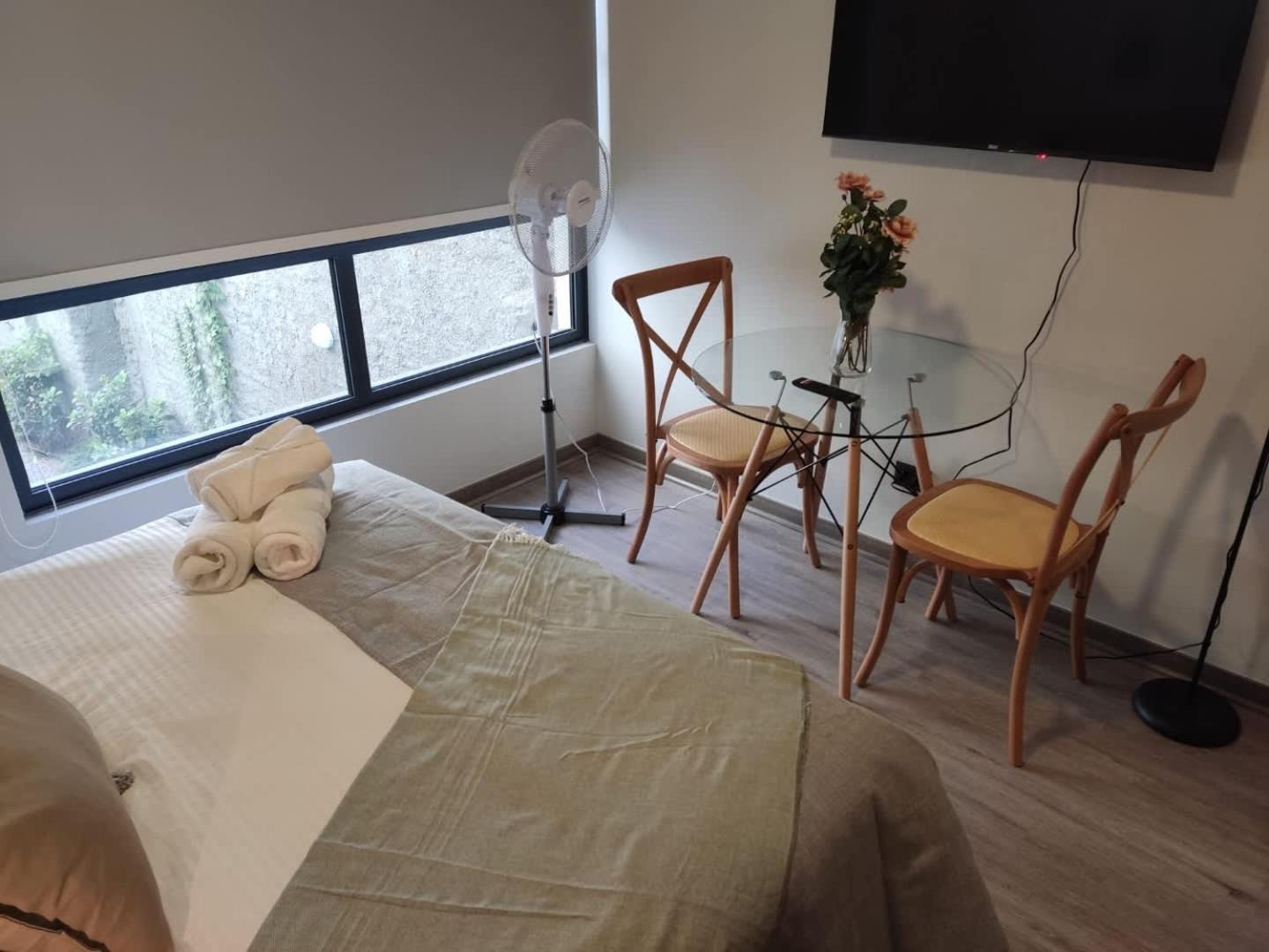 Apartment Comfort & Convenience Downtown
