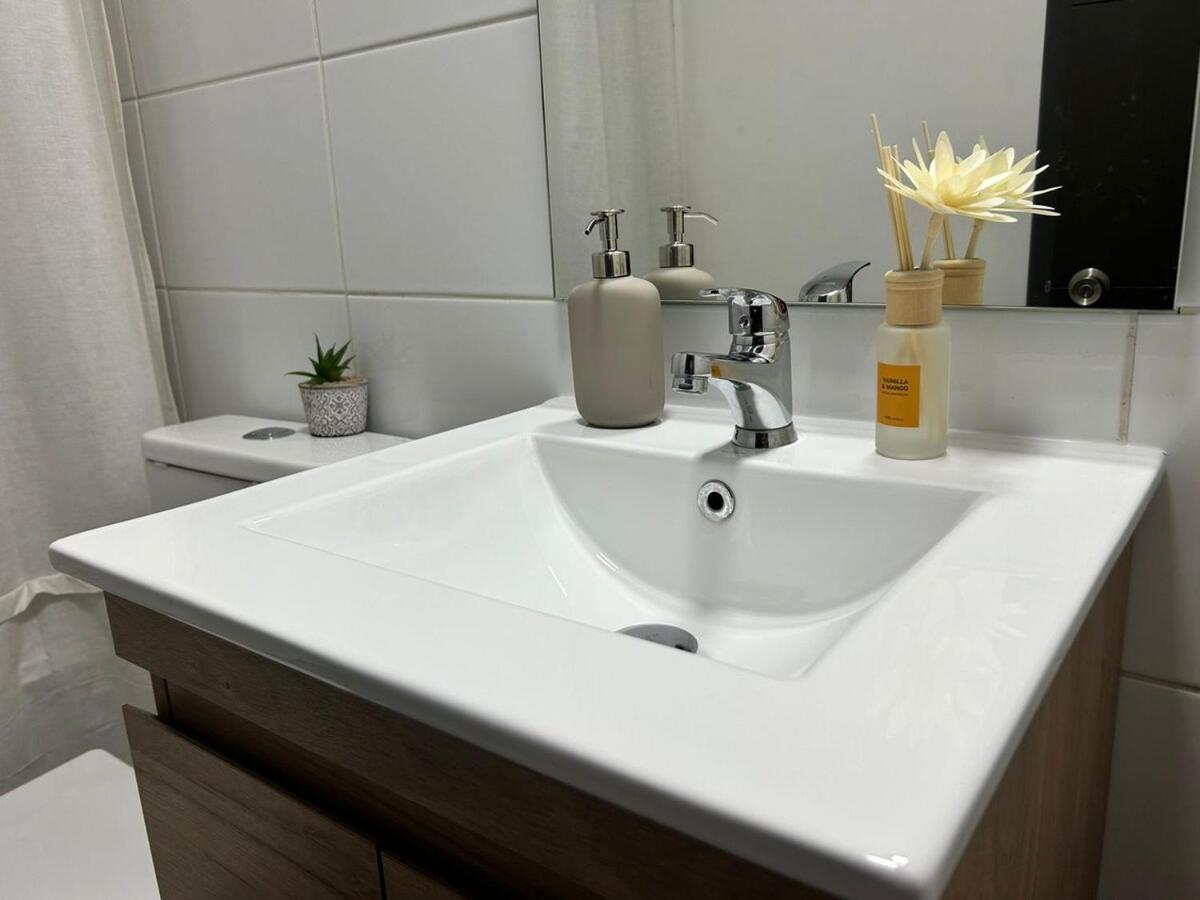 Rondizzoni, Aire Acondicionado, 2 Min Al Metro, In Front Of Movistararena, Park View Apartamento Santiago
