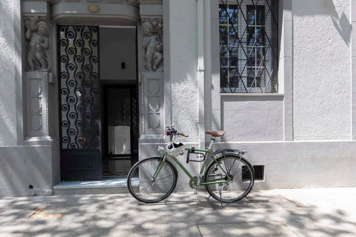 Hom I En Ubicacion Privilegiada En Edif Historico * Santiago