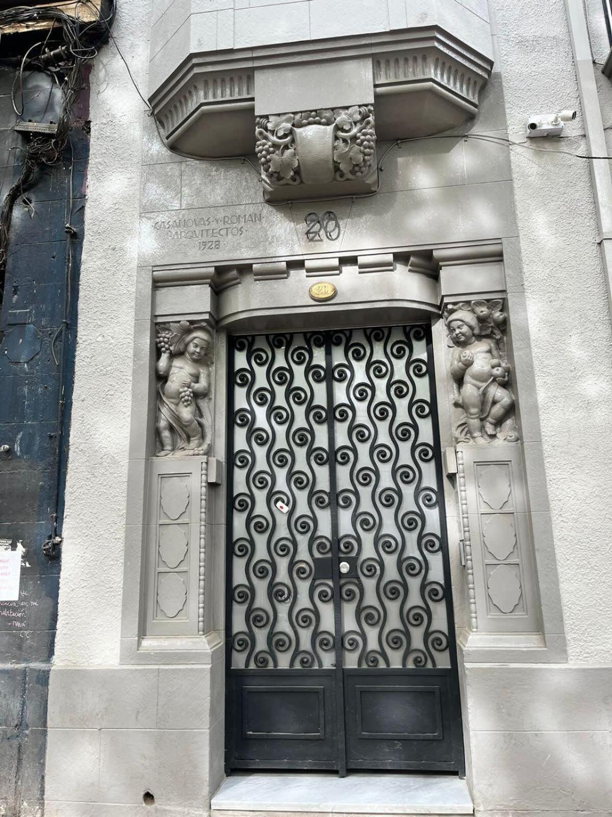 Apartamento Hom I En Ubicacion Privilegiada En Edif Historico Santiago