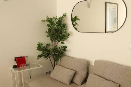 Hom I Moderno Estudio Junto Al Metro Republica * Santiago