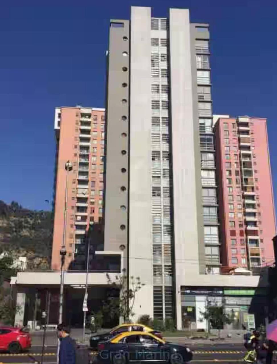 Departamento Con Vista A Frente Al Metro Santiago