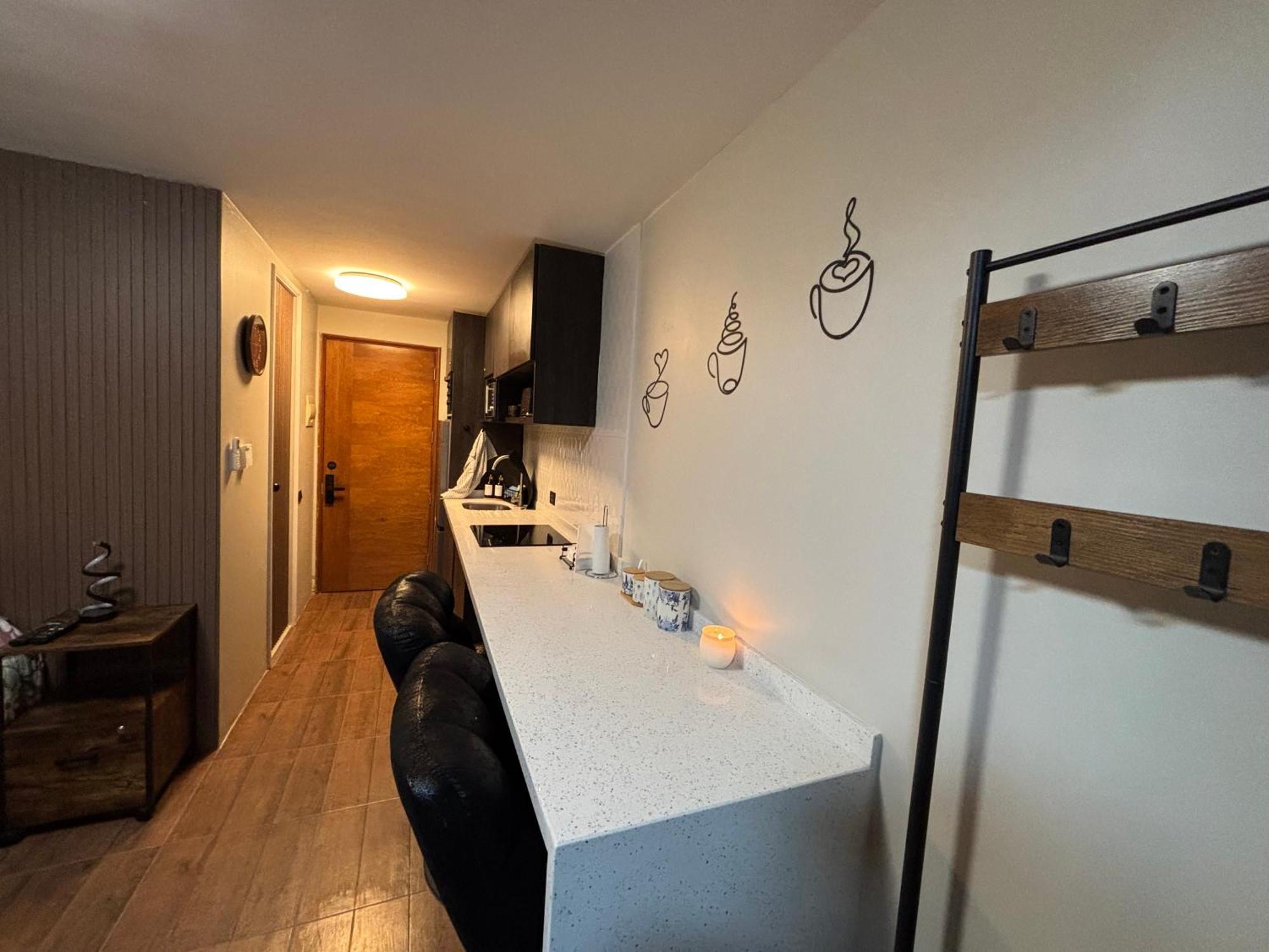 Estudio Moderno En El Centro De Apartamento *