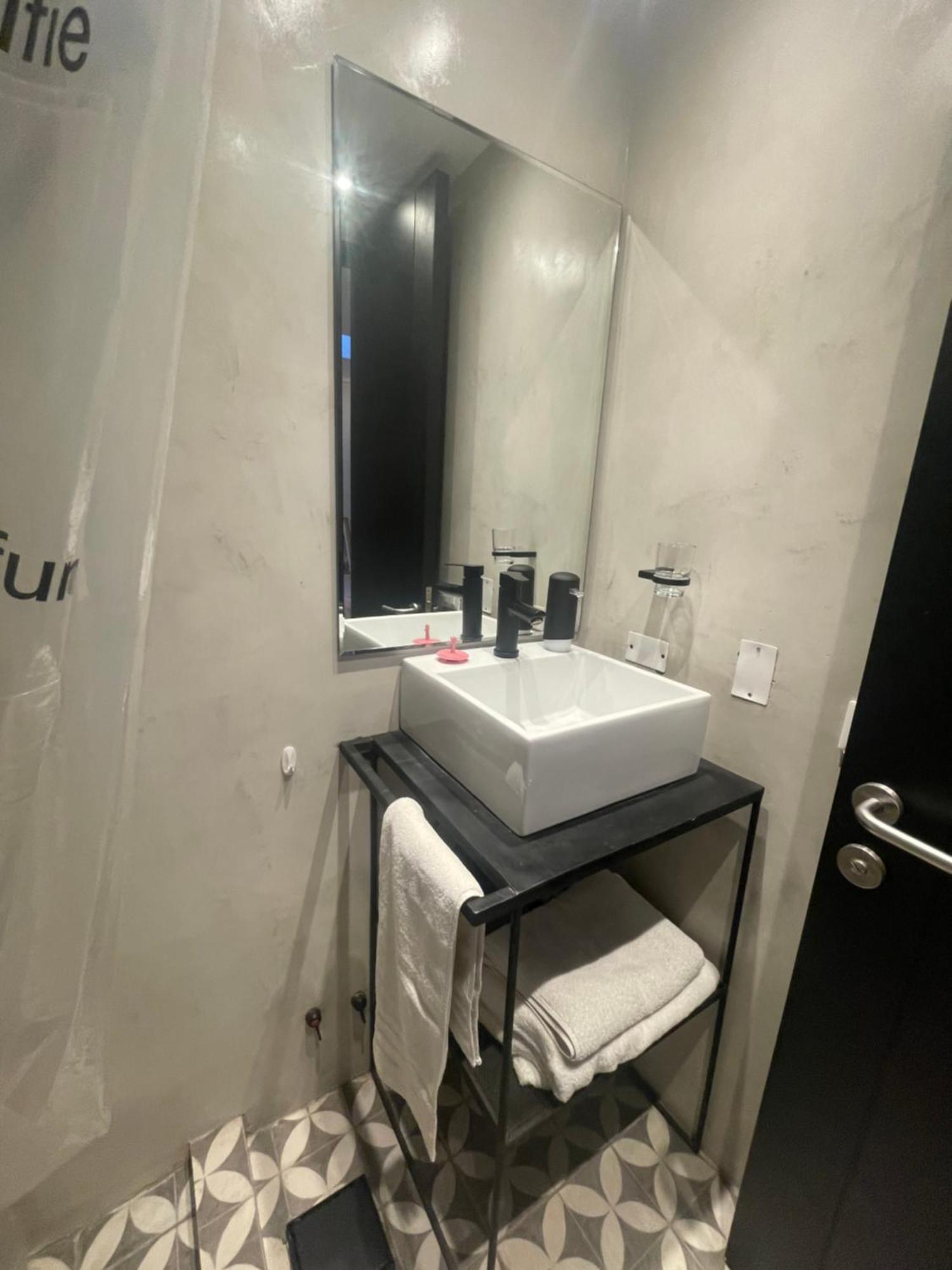 Acogedora Junto A Nuestra Familia En Exclusivo Sector De Santiago
