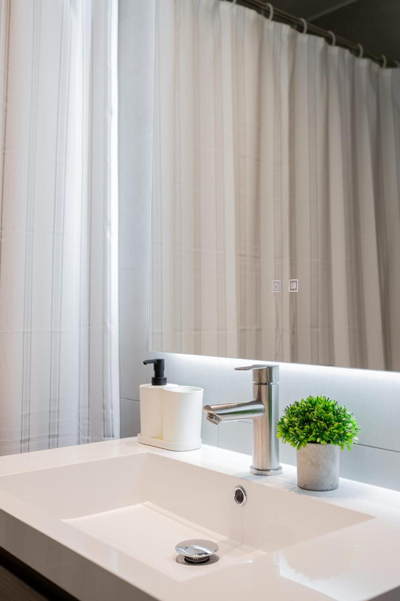 Located In The Area Of Condes 2br2ba Apartment