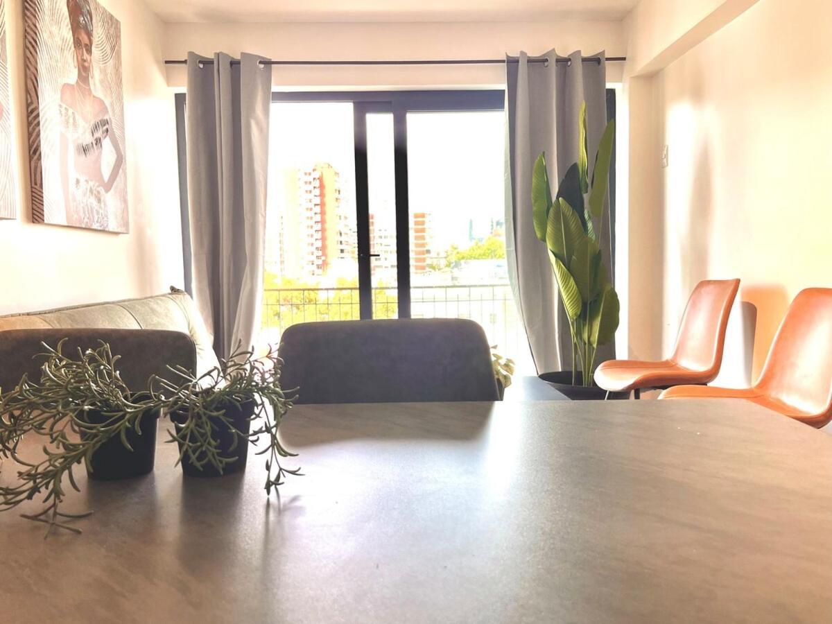 Clasico Depto Remodelado Con Vista A Costanera Center Apartamento *