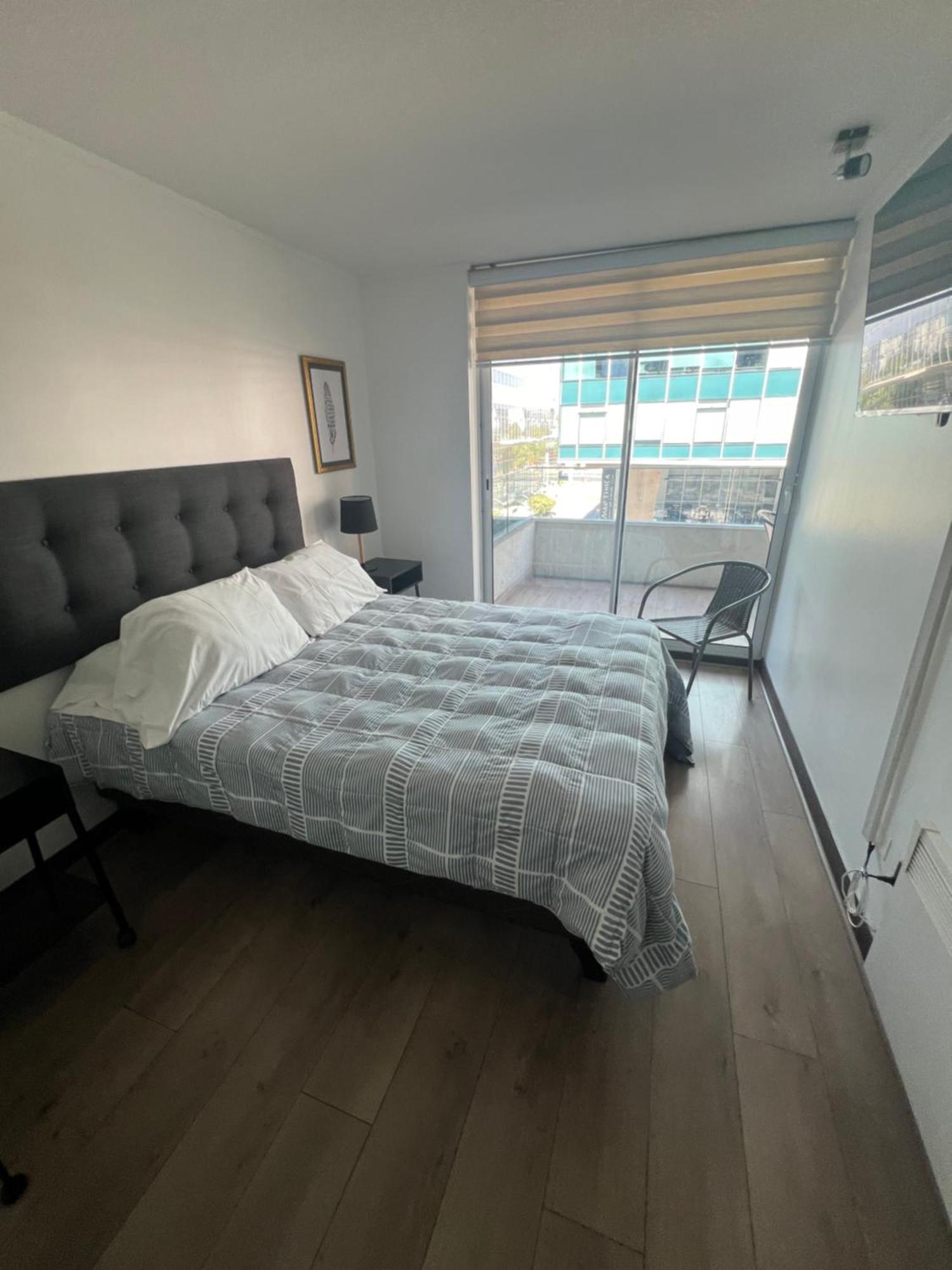 Apartamento 18 Metros , Costado Clinica Condes ,hasta 5 Personas *