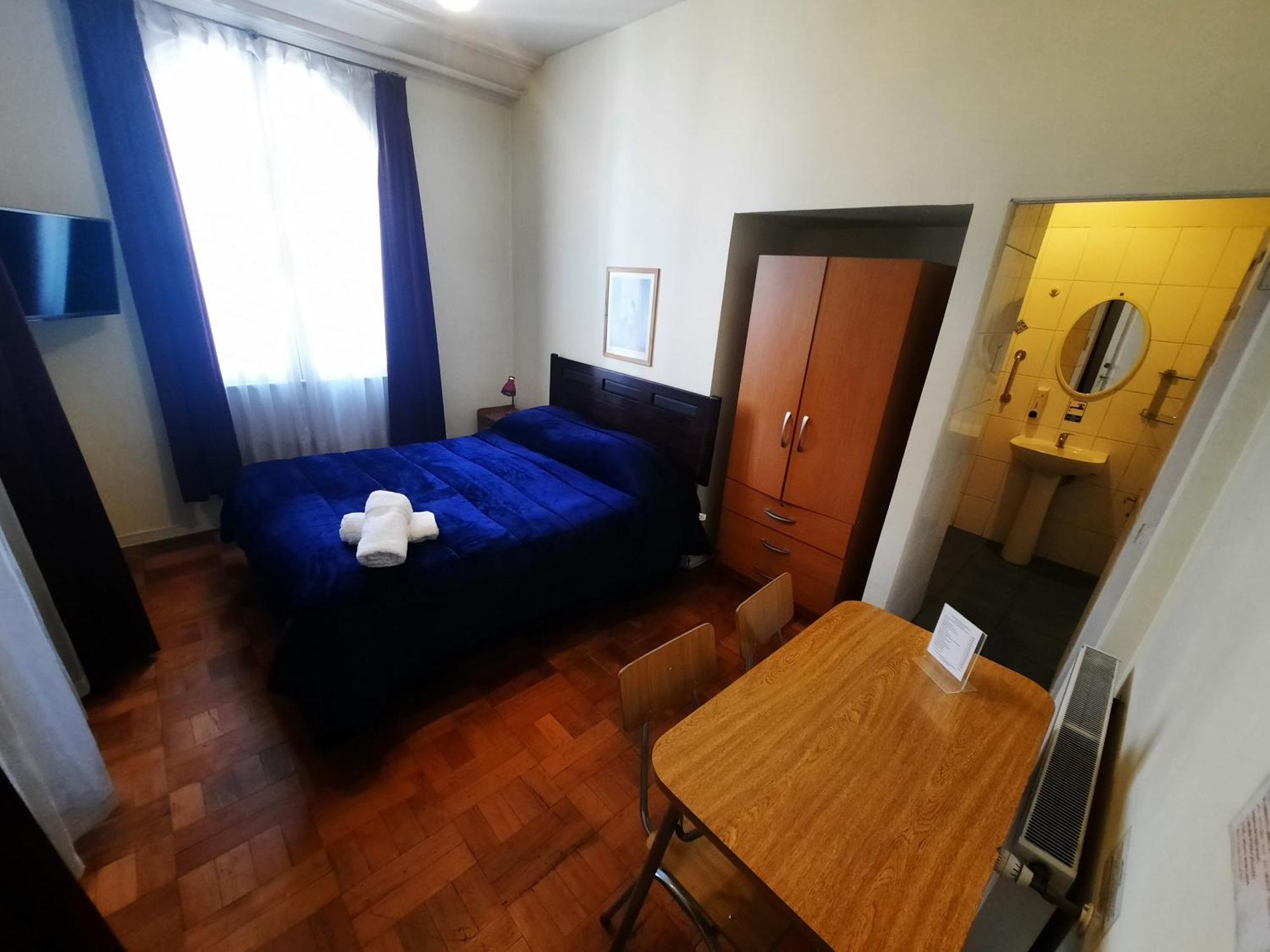 Residencial Metro Republica Hostal *