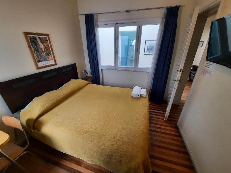 Hostal Residencial Metro Republica *