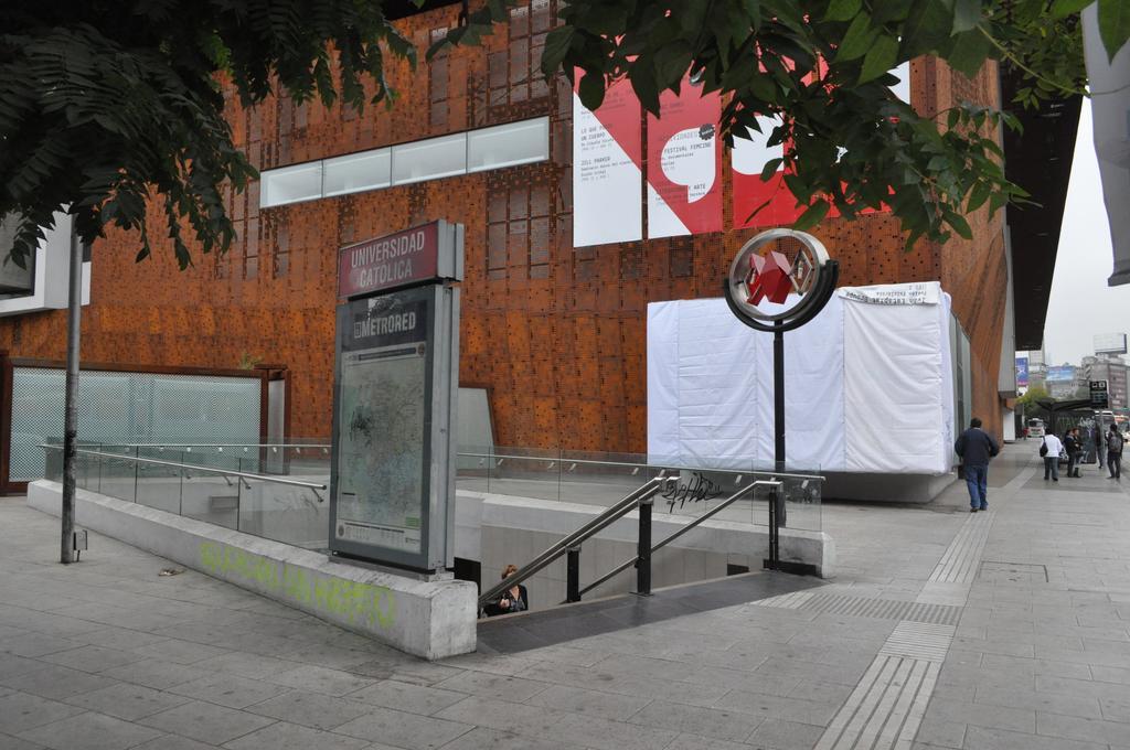 Barrio Lastarria, Excelentes - Sofia Camilla Santiago