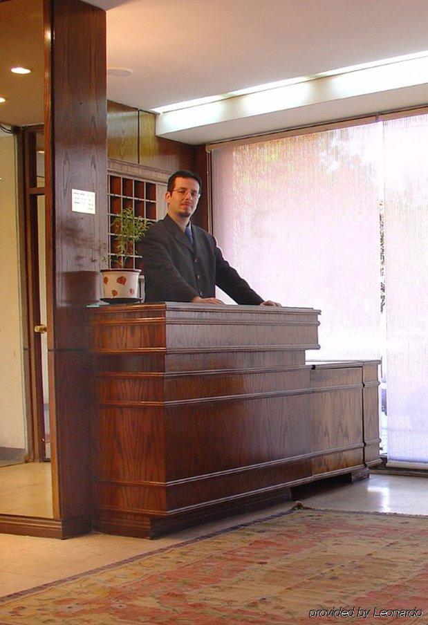 Rent A Lyon Khách sạn hẻo lánh Santiago