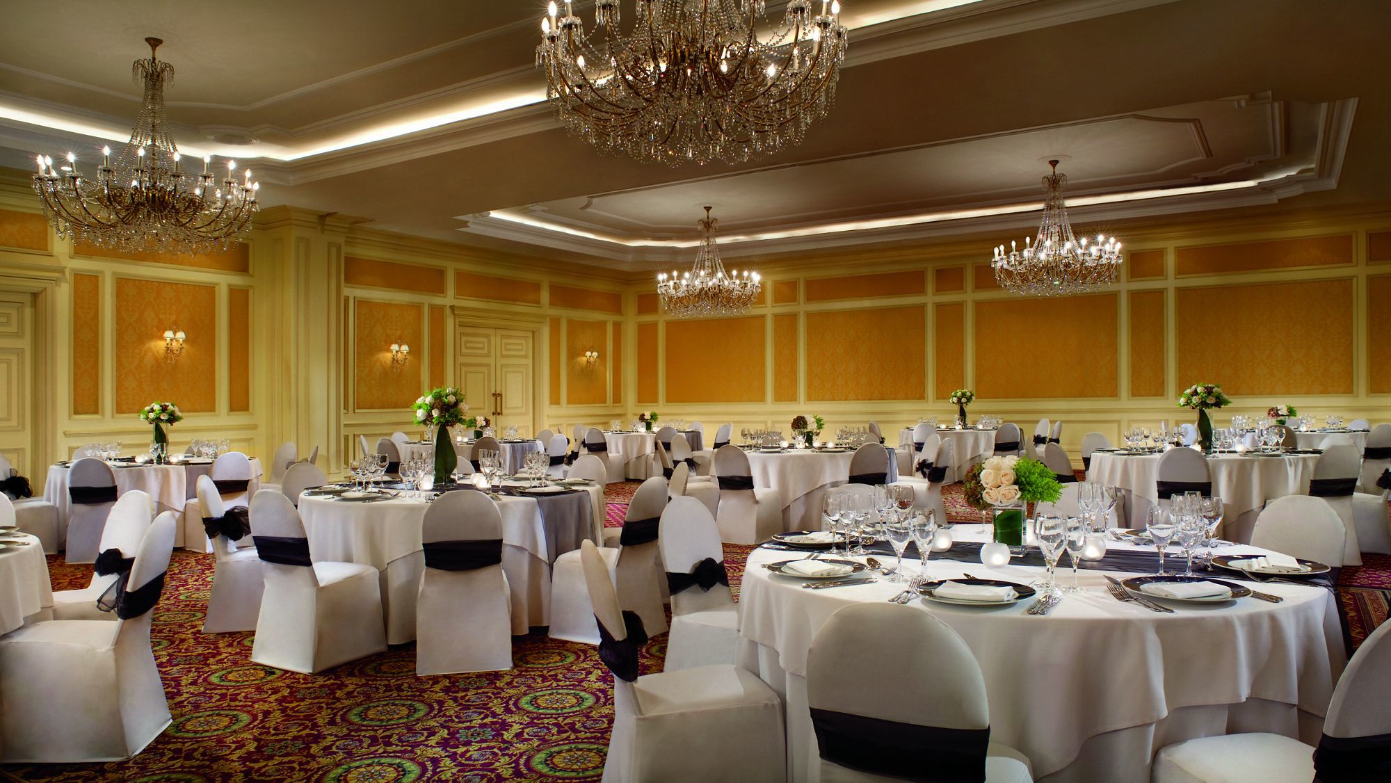 The Ritz-carlton, Khách sạn 5*