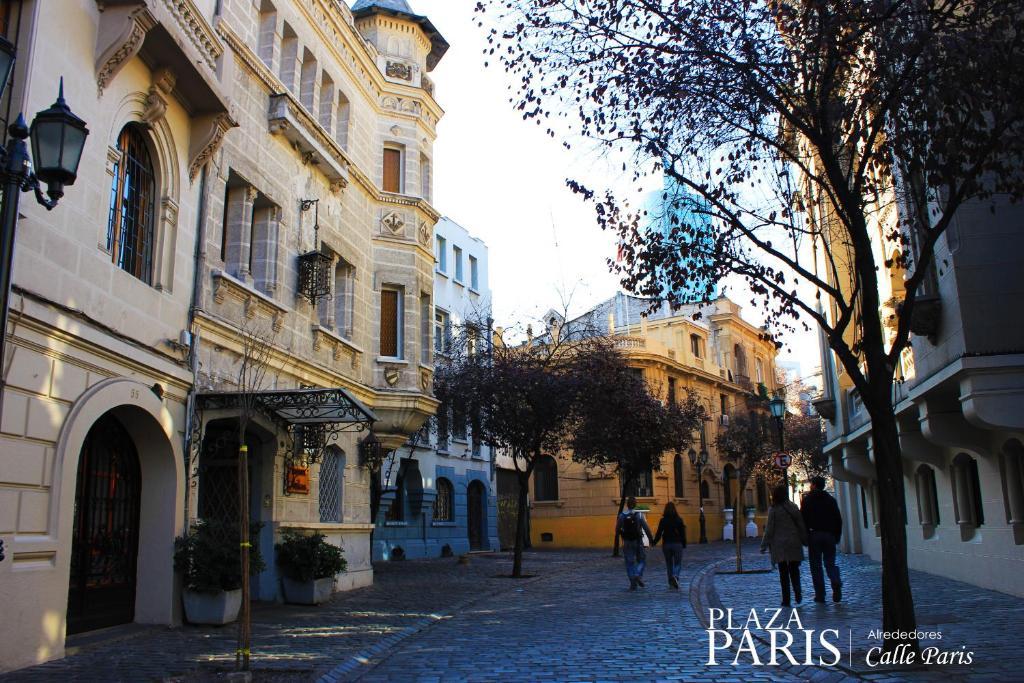 Plaza Paris Amistar * Santiago