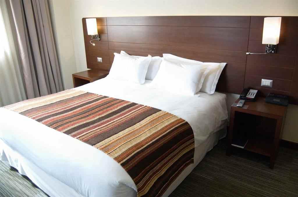 Courtyard By Marriott Airport Hotel Santiago