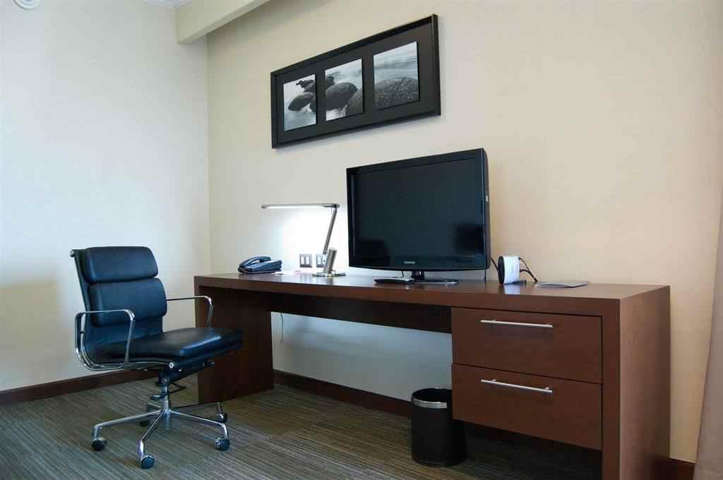 Courtyard By Marriott Airport 4* Santiago