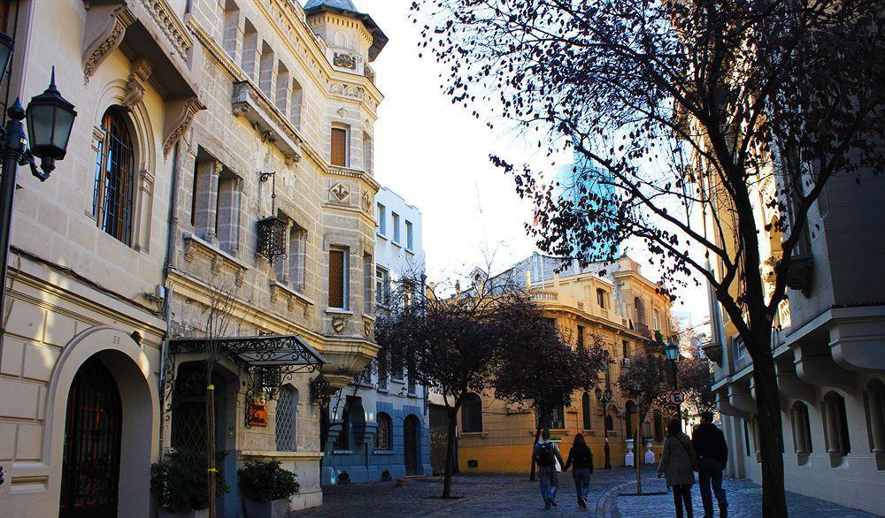 Plaza Paris Amistar * Santiago