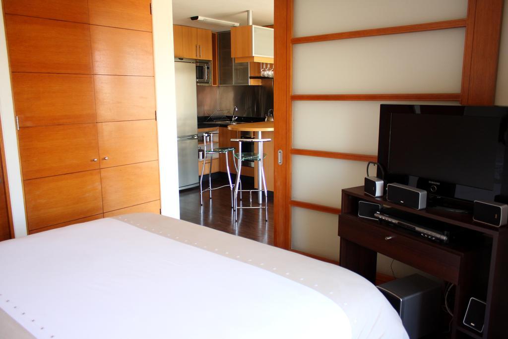 Exmonarca By Design * Santiago
