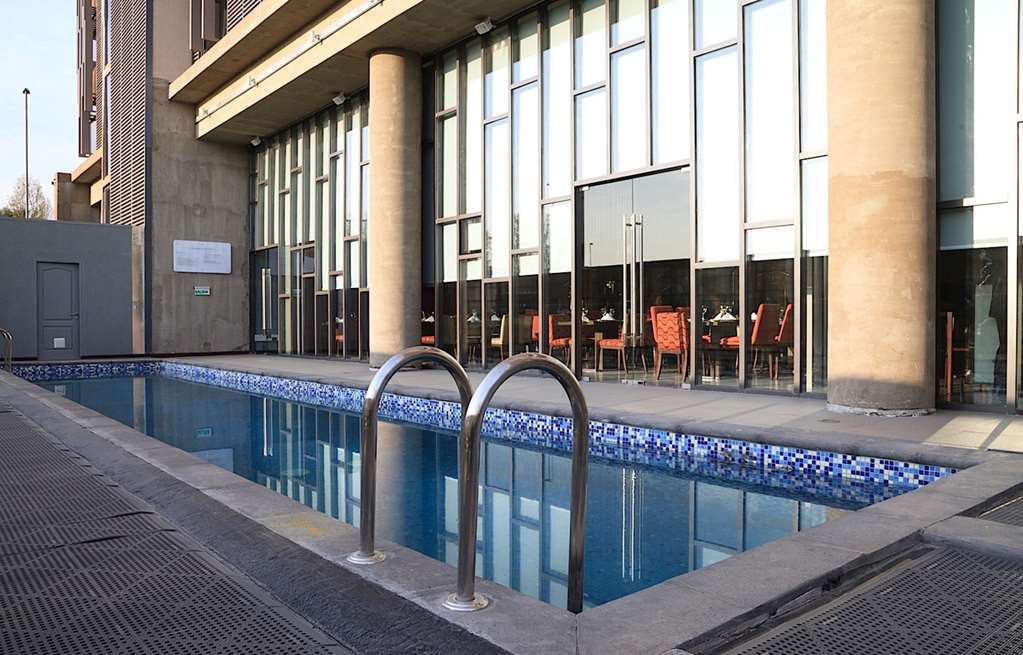 Hotel Courtyard By Marriott Airport 4*