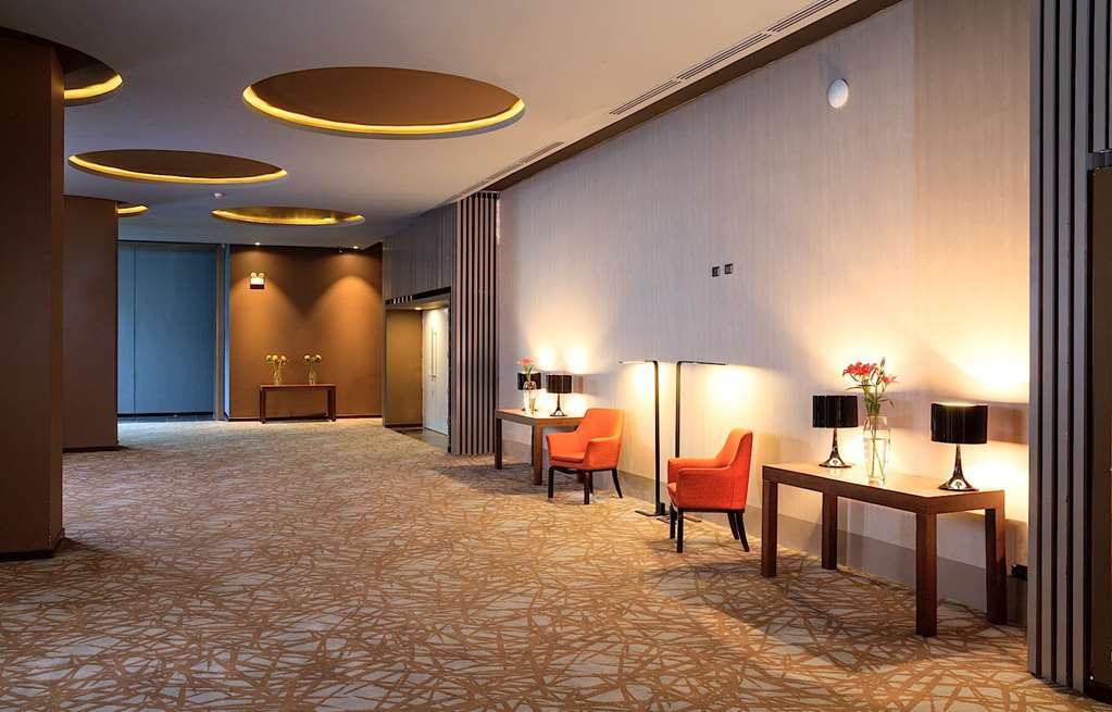 Hotel Courtyard By Marriott Airport 4*