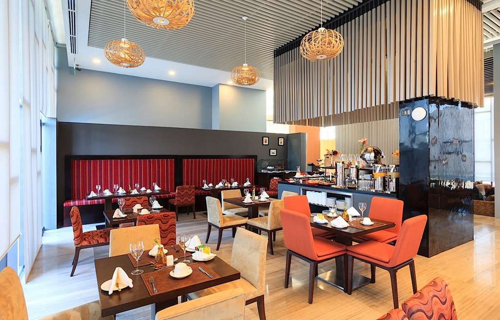 Hotel Courtyard By Marriott Airport Santiago