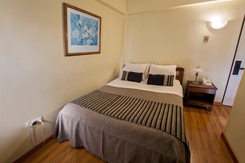 Dacarlo Hotel 3*