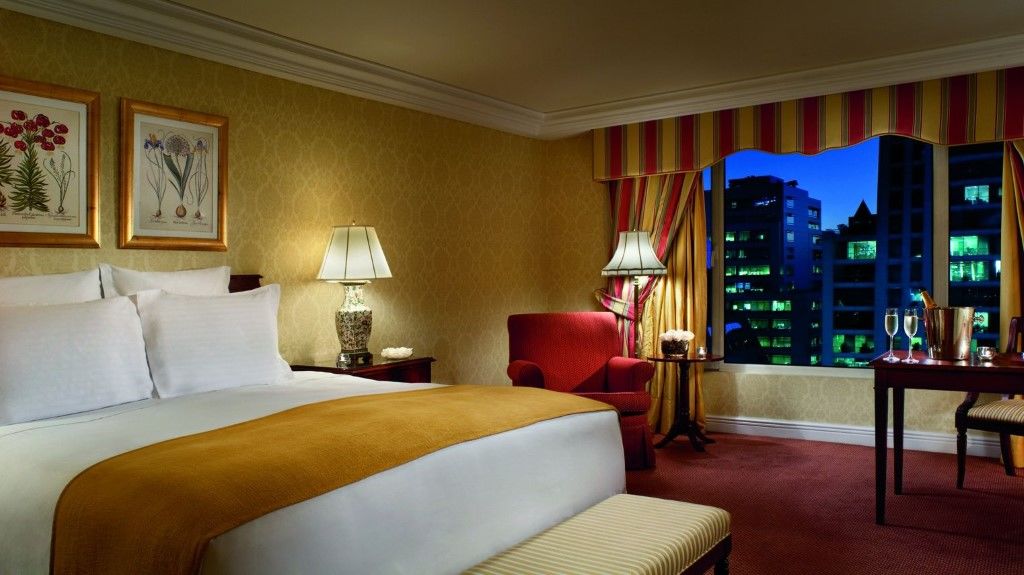 The Ritz-carlton, Khách sạn