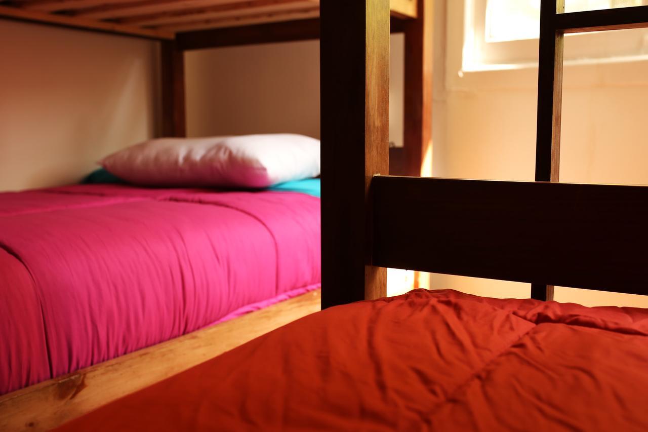 Avion Rojo Albergue *