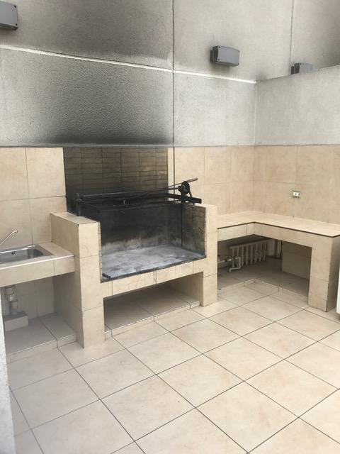 Kennedy Street Apartment *