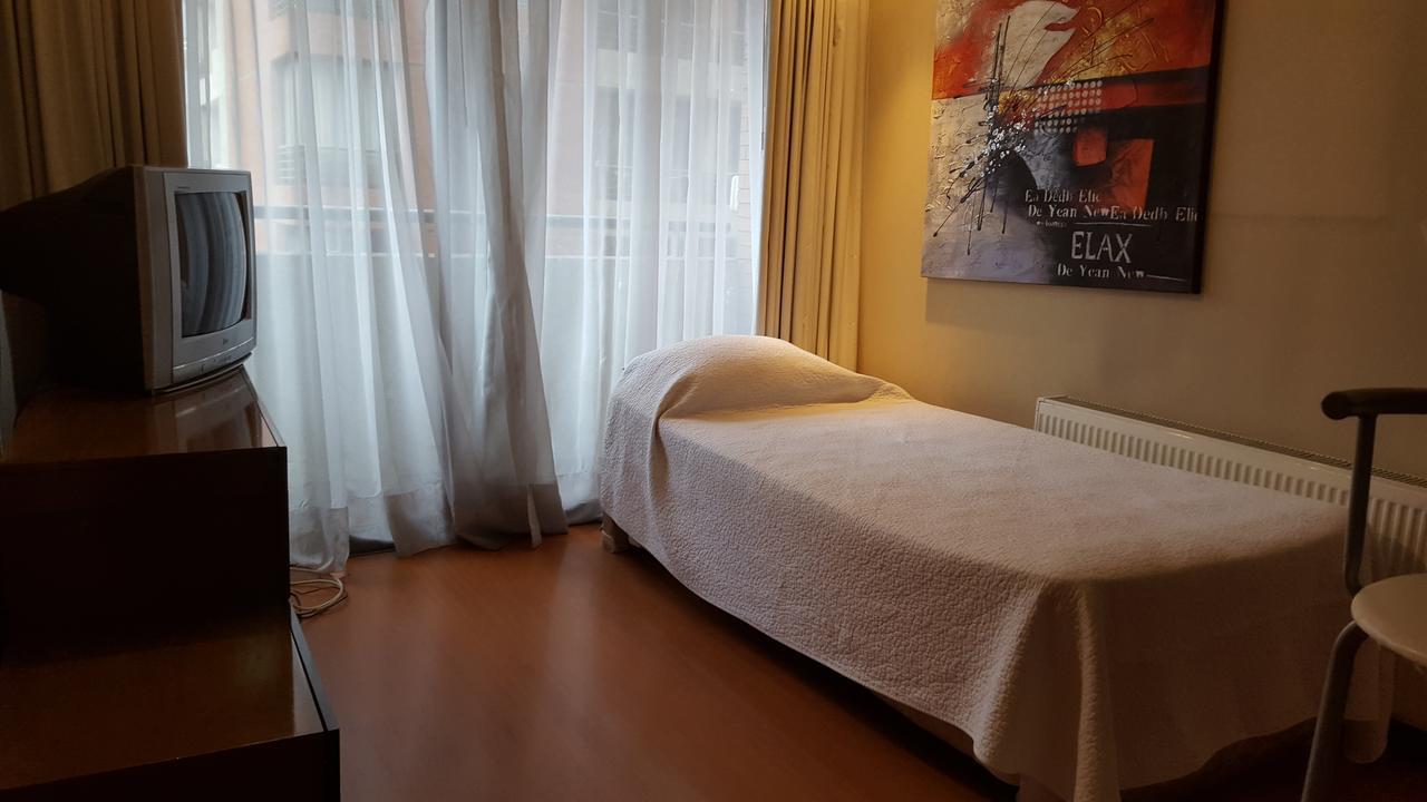 Diego De Velasquez Providencia Suites Apartahotel Santiago de Chile