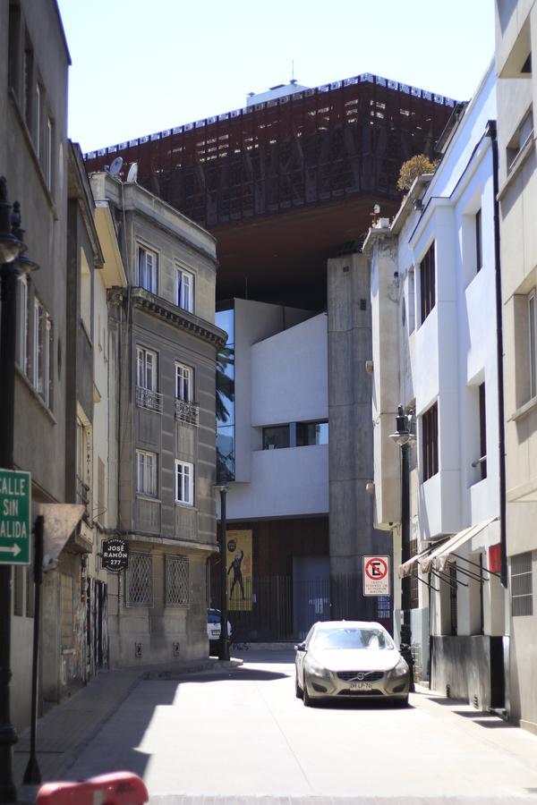 Uh Lastarria