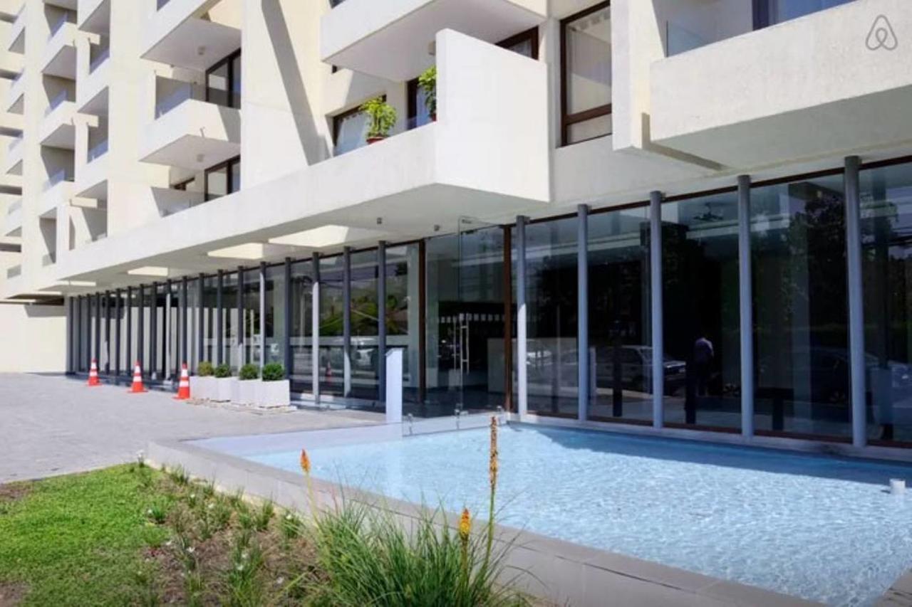Charming - W/mountain View, Pool, & Gym Apartment