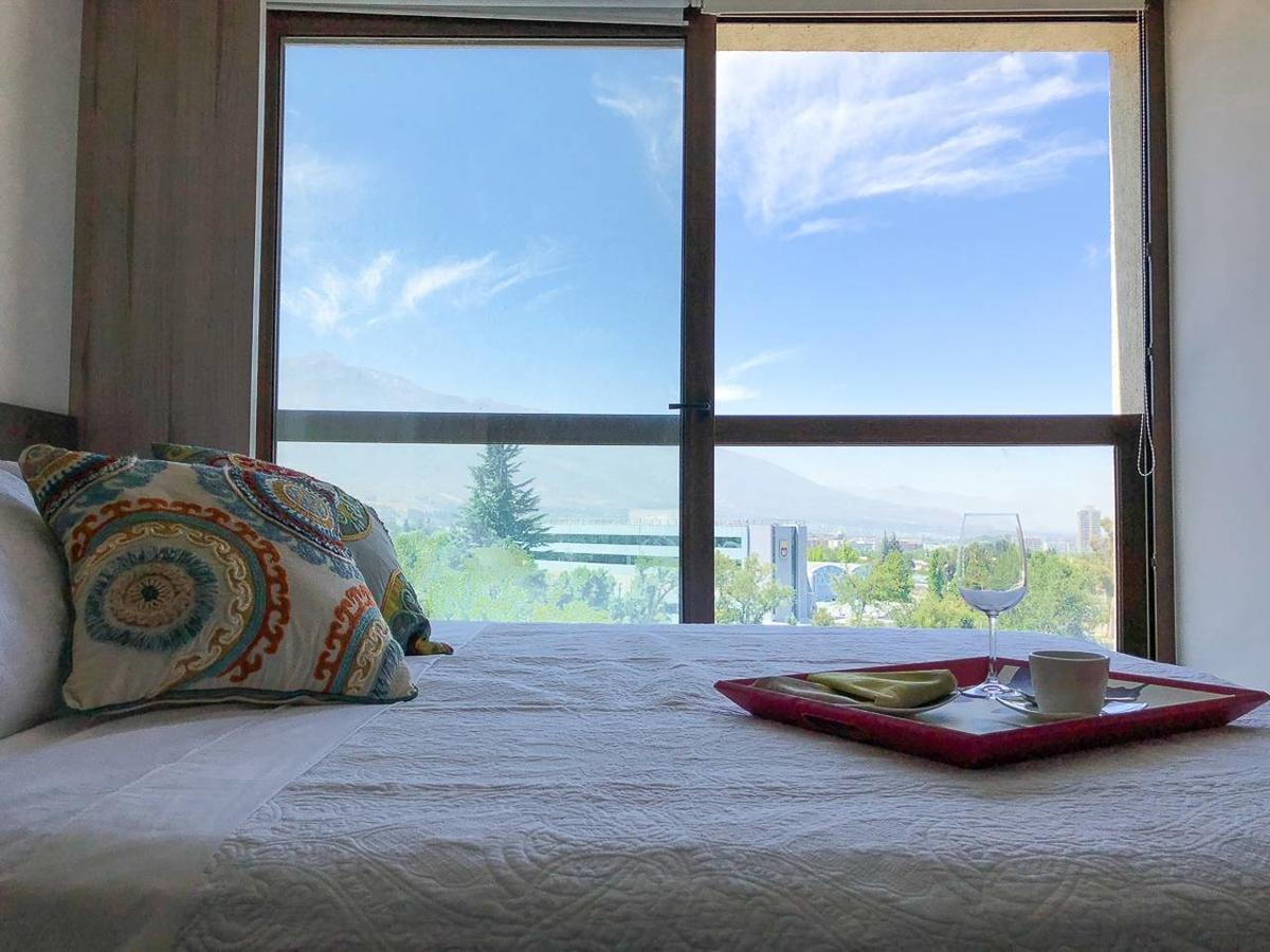 Charming - W/mountain View, Pool, & Gym