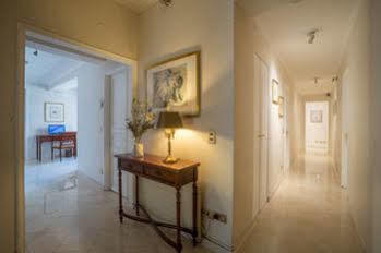 Departamentos Orly Aparthotel