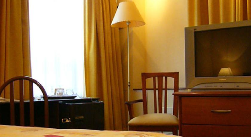 Hotel Alcala Del Rio