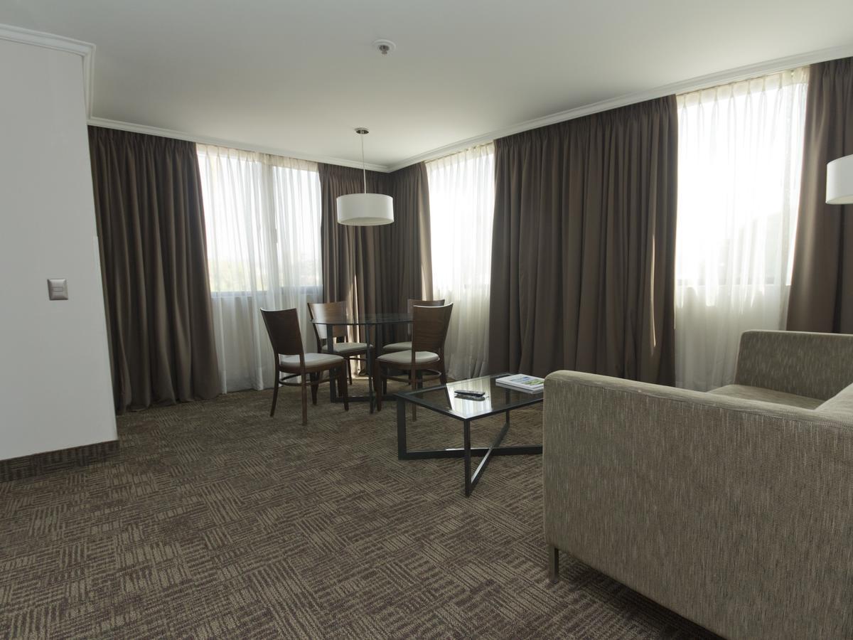 Director Vitacura Hotel 4*