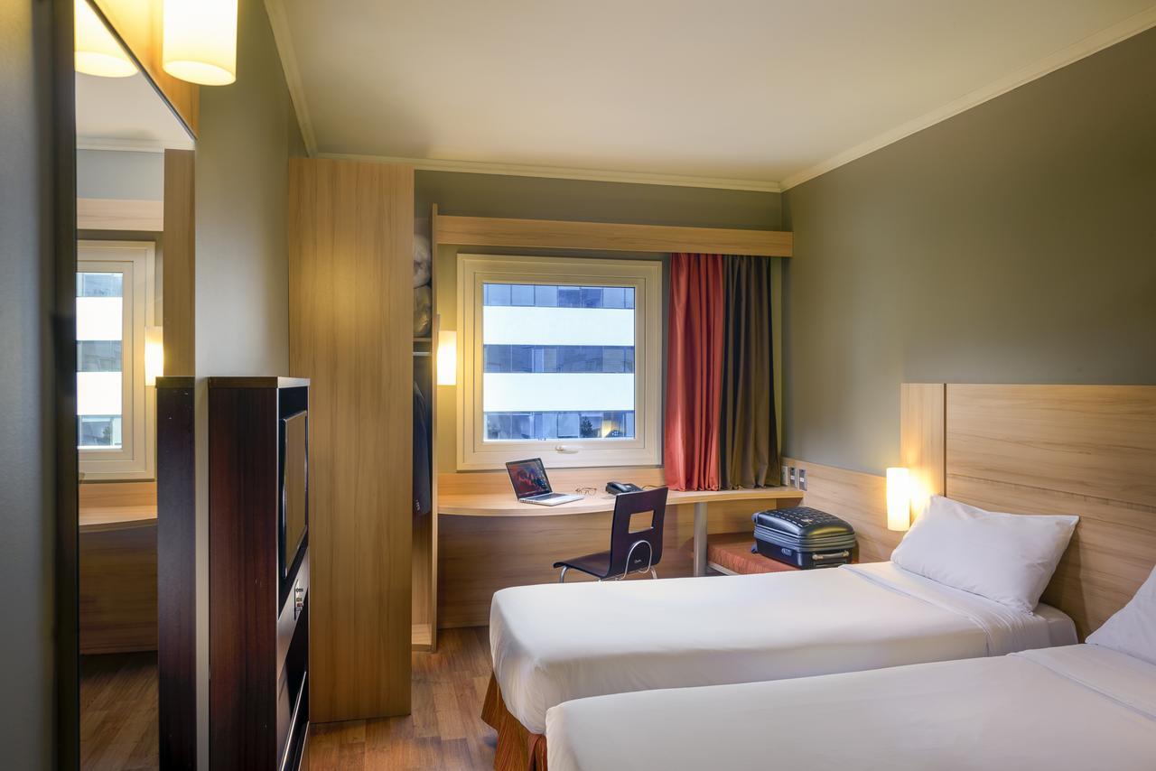 Ibis Condes Manquehue 3*