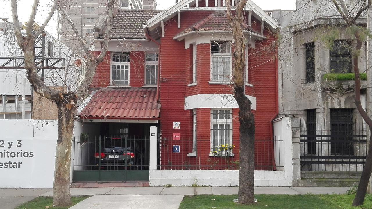 La Casa Almeyda Bed & Breakfast *