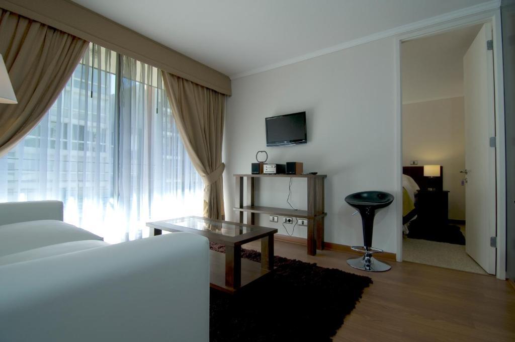 Rent A Ejercito Aparthotel Santiago