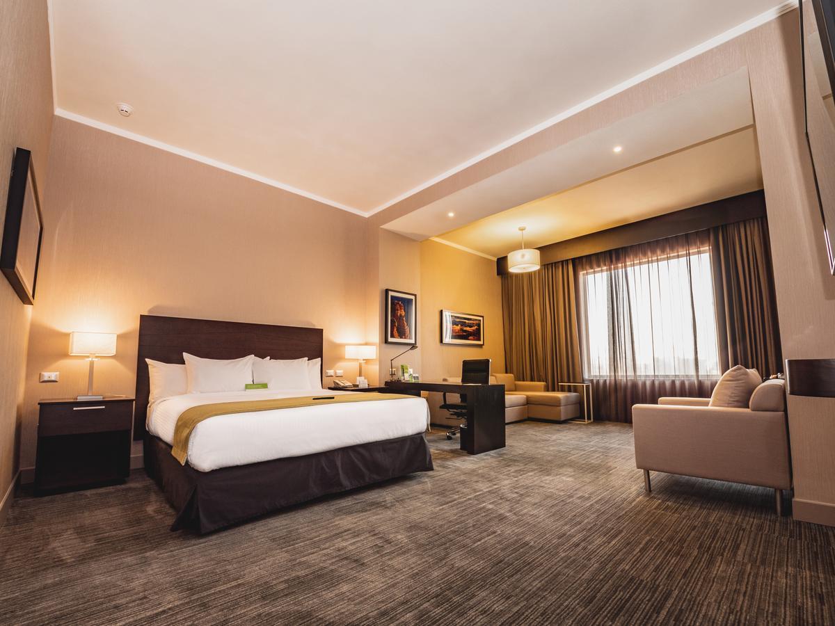 La Quinta By Wyndham Aeropuerto Hotel Santiago